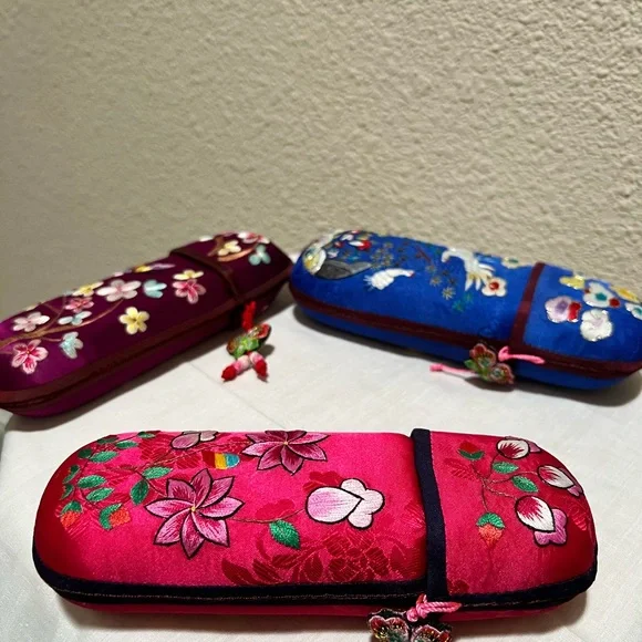 Floral Embroidered Glasses Case - Picture 5 of 5